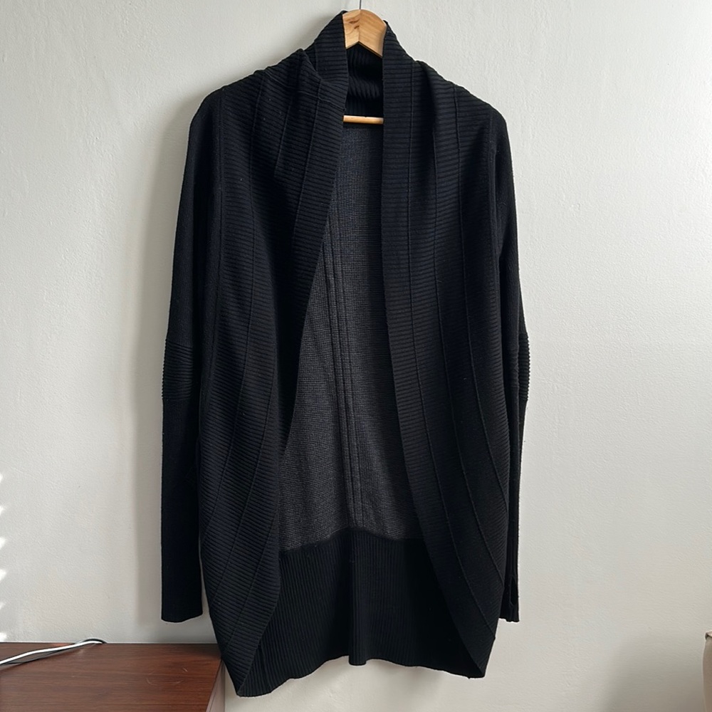 Lululemon reversible black/grey cardigan
